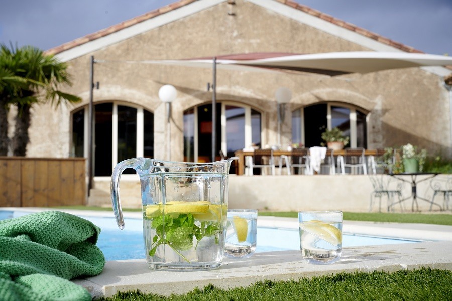 Domaine des Agnelles in de Aude, Frankrijk LOFT terras
