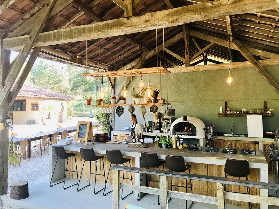 Domaine La Douce France in de Gers, Midi-Pyrenees, Frankrijk restaurant met bar