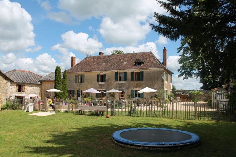 Domaine le Bost in de Dordogne, Frankrijk huis met trampoline