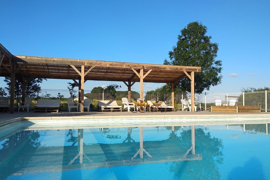 Domaine Ramonjavel in Fongrave, Frankrijk zwembad