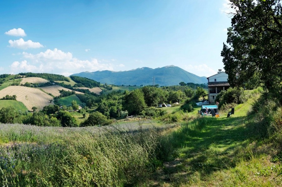Faranghe in Le Marche, Italie hoge vallei Esino foto Benne Holwerda