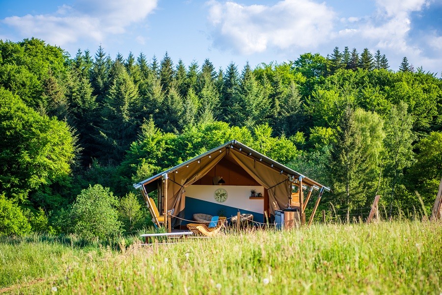Glamping Auvergne, Frankrijk 2. safaritent L'europe