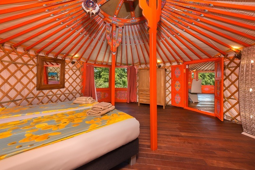 La Casita Vakantiehuizen La Granja di Antonio glamping in Andalusie, Spanje yurt slaapkamer