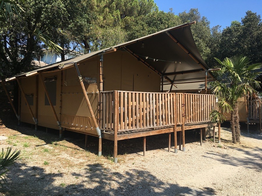 Tendi safaritent op Mar Y Sierra in Le Marche, Italie tent 2